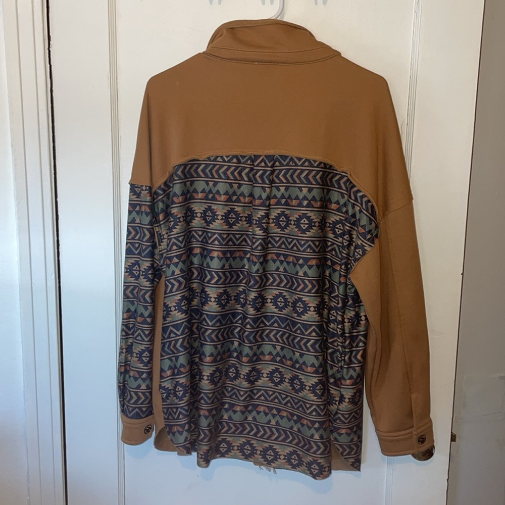 Miss Me Shacket Southwest Print button down top - Picture 7 of 11